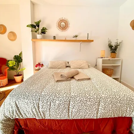 Proche Du Theatre * تور